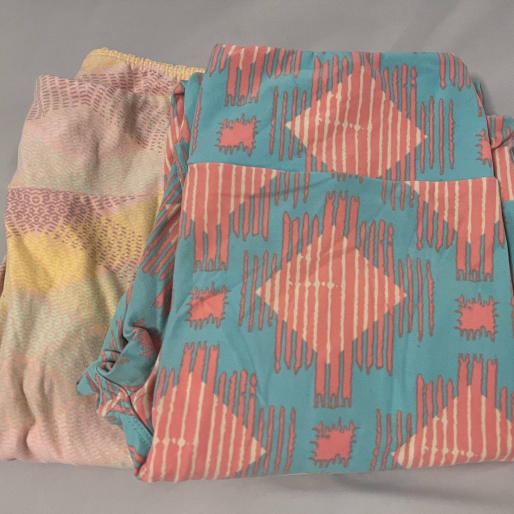 2 Pair Lula Roe leggings, gently worn